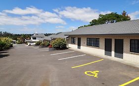 Bk'S Pohutukawa Lodge